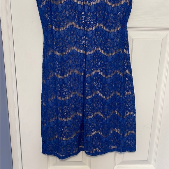Junior’s Elegant Blue Lace Dress - Picture 8 of 9